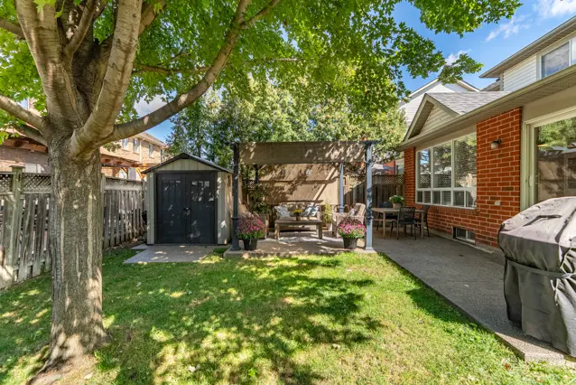 407 Baverstock Crescent photo 48