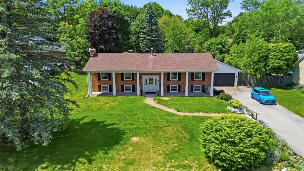 Freelton home for sale