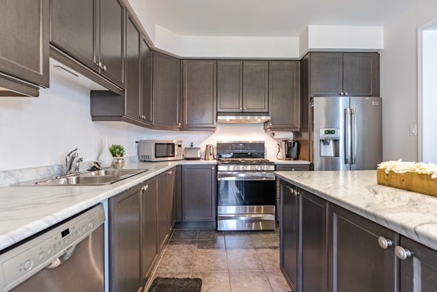 325 Gleave Terrace Milton